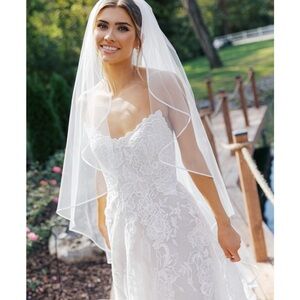 Elegant White Lace Wedding Dress with Veil